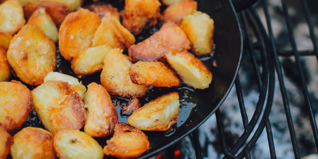 Blog/xmas_dinner/bbq-roast-potato.jpg