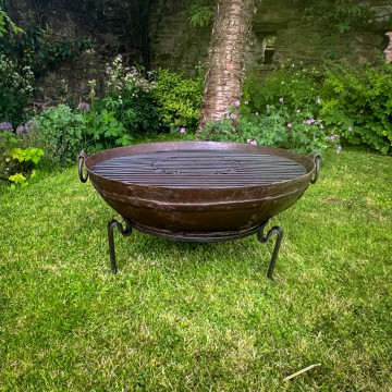 90 cm Original on Tudor Stand with Grill