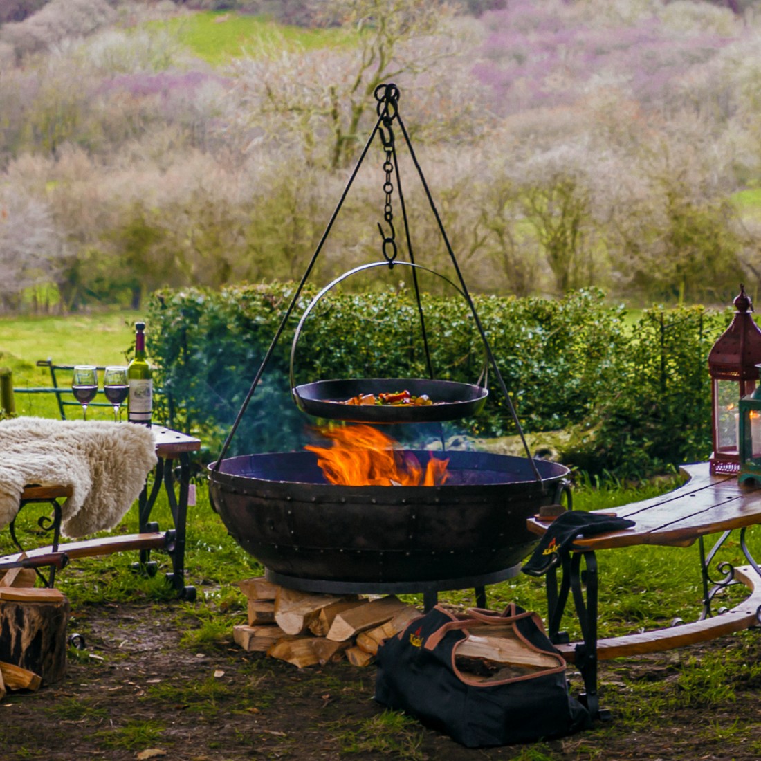 Kadai Cooking Bowl with 3 Chains – Country Gardener